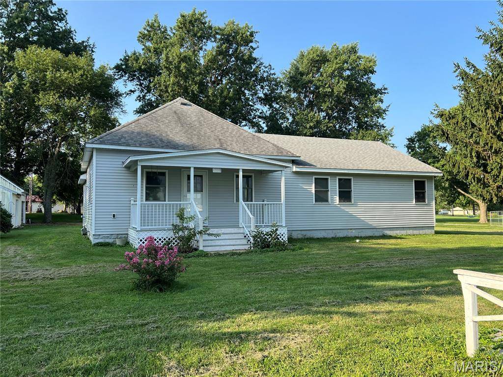 322 E Bertolino AVE, Nokomis, IL 62075