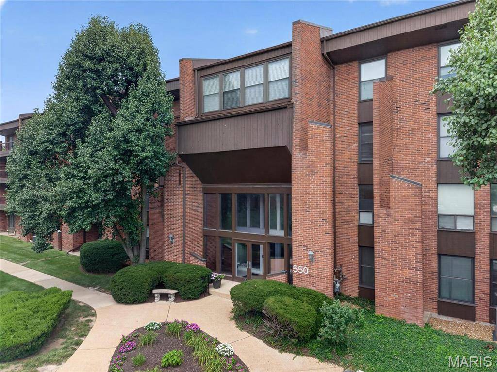 550 Coeur De Royale DR #408, St Louis, MO 63141