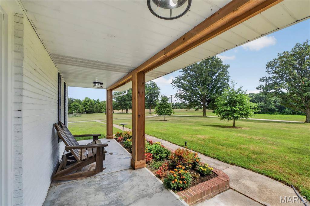 33 Timber Ridge DR, Marthasville, MO 63357