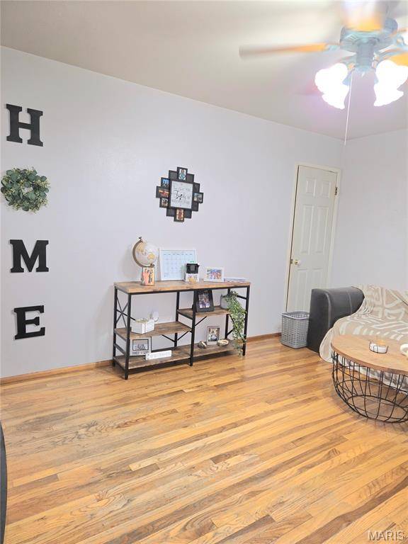2045 Gerard Park LN, Hazelwood, MO 63042