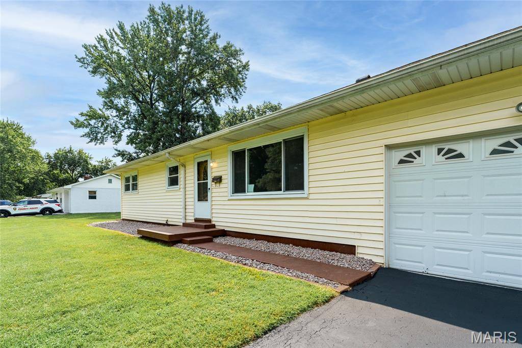 2434 Pine ST, Granite City, IL 62040