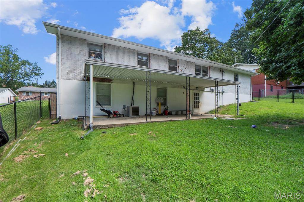 1807 Ricardo DR, Cape Girardeau, MO 63701