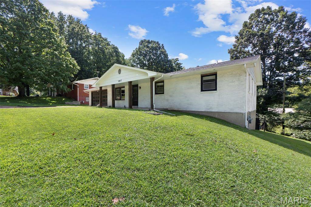 1807 Ricardo DR, Cape Girardeau, MO 63701