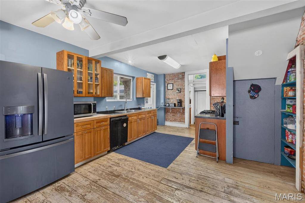 327 N 3rd ST, Greenville, IL 62246