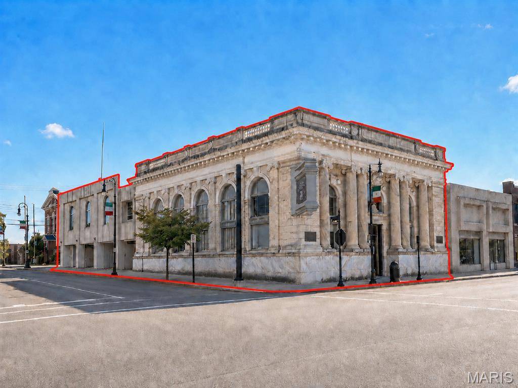102 W Main ST, Collinsville, IL 62234
