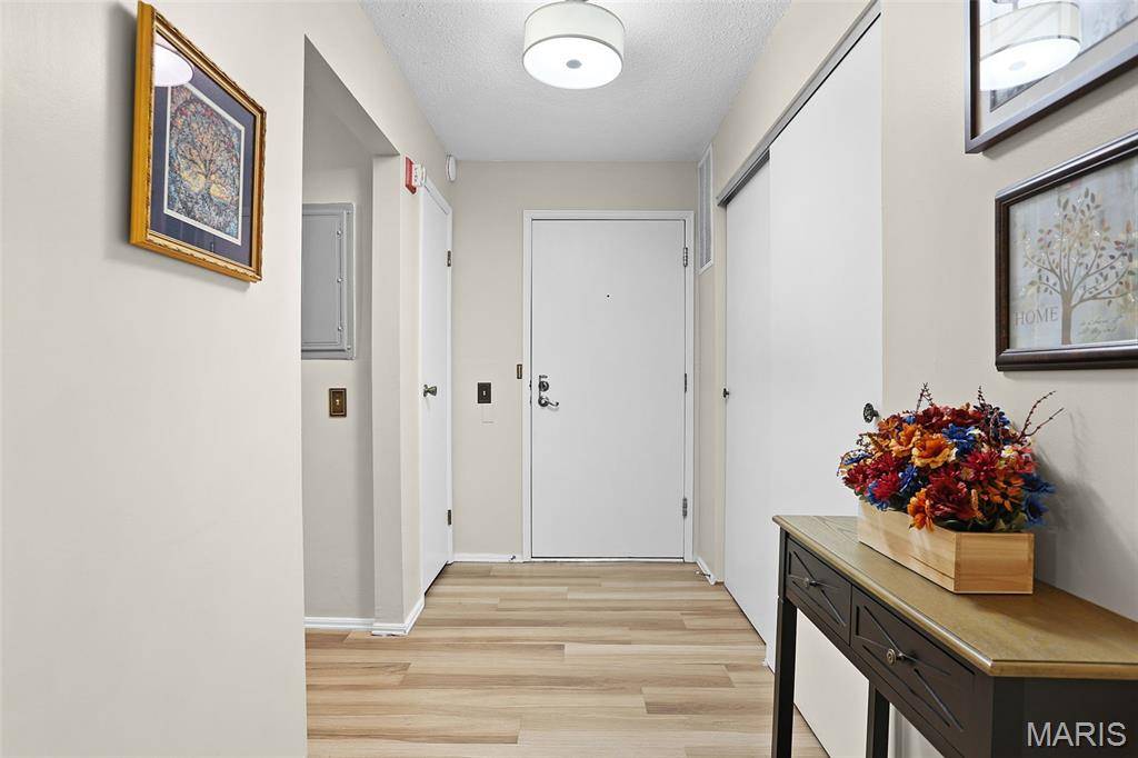 514 Coeur De Royale DR #101, St Louis, MO 63141