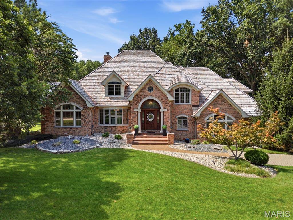 1109 N Oxfordshire LN, Edwardsville, IL 62025