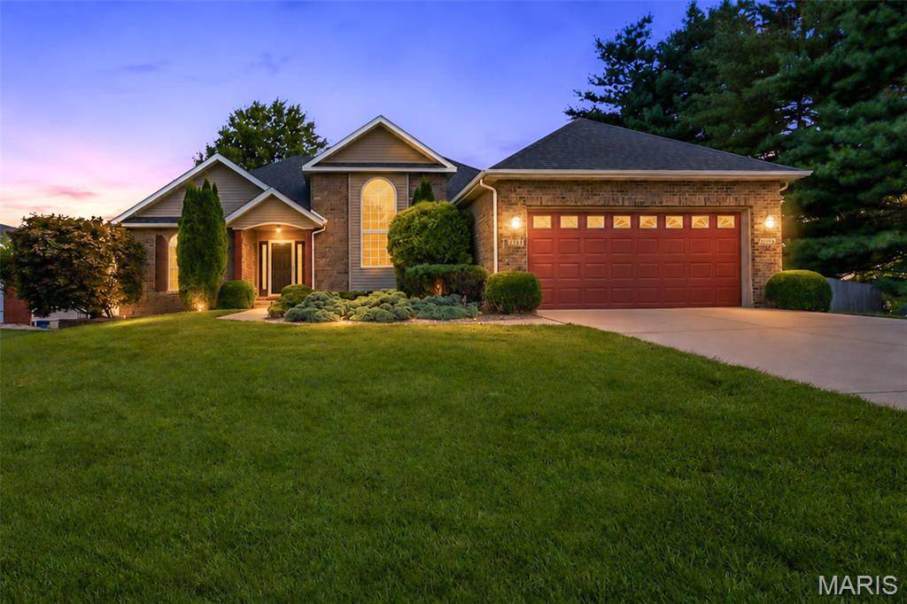 2743 Cascade Lake DR, Shiloh, IL 62221