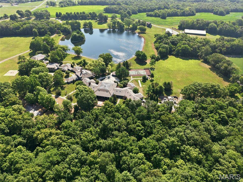 1461 Highway Ee, Winfield, MO 63389
