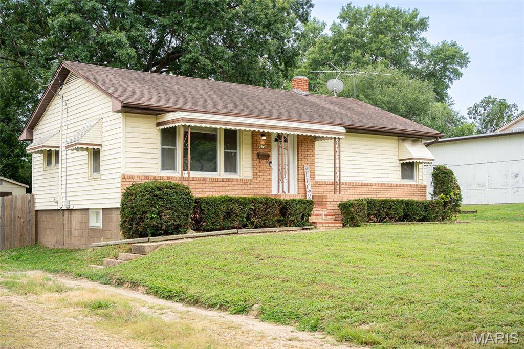 670 Meadow DR, St Clair, MO 63077