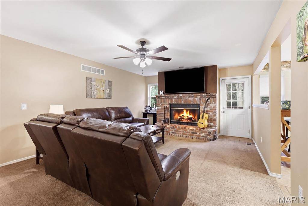 601 SE 125th St, Warrensburg, MO 64093