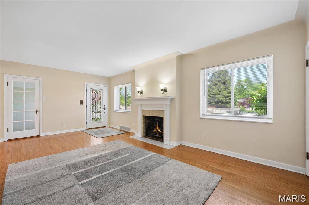 9743 Tesson Ferry RD, Affton, MO 63123