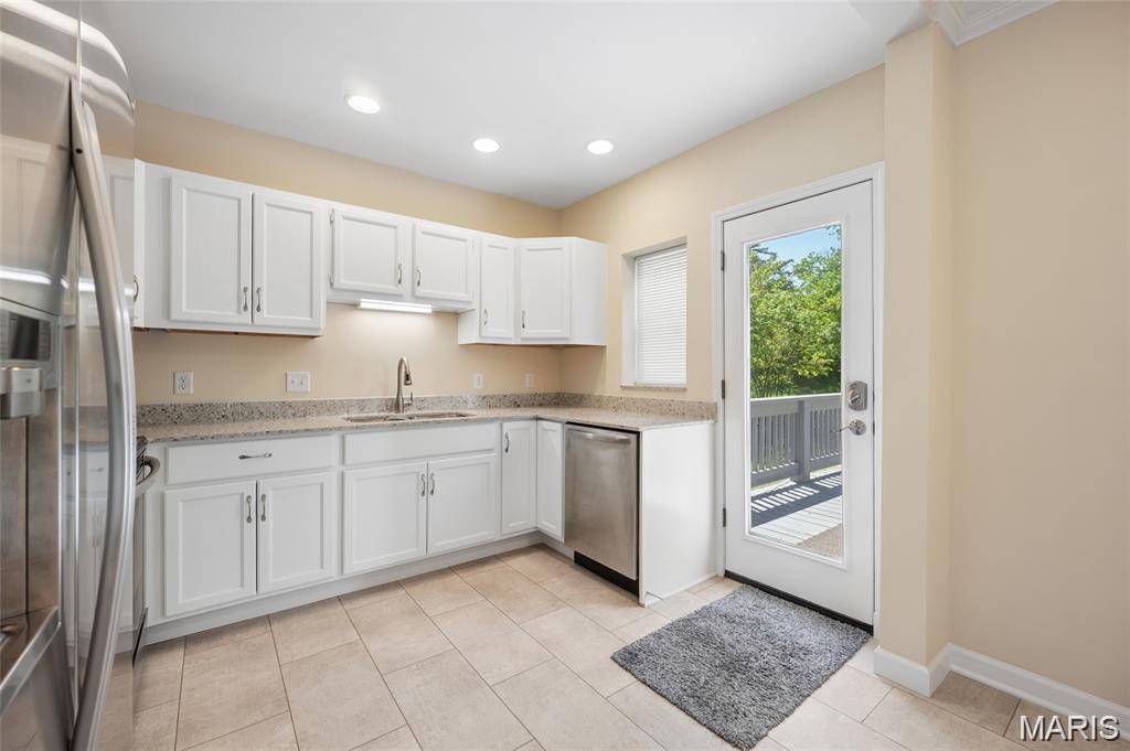 9743 Tesson Ferry RD, Affton, MO 63123