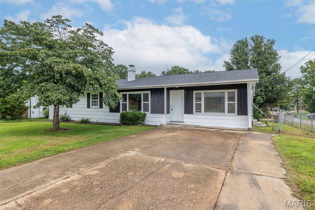 1901 Seifert DR, Poplar Bluff, MO 63901