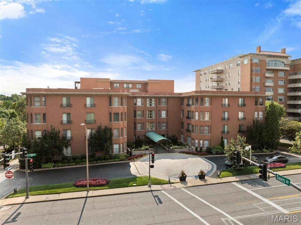 750 S Hanley RD #430, Clayton, MO 63105