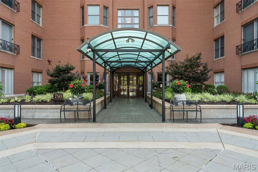 750 S Hanley RD #430, Clayton, MO 63105