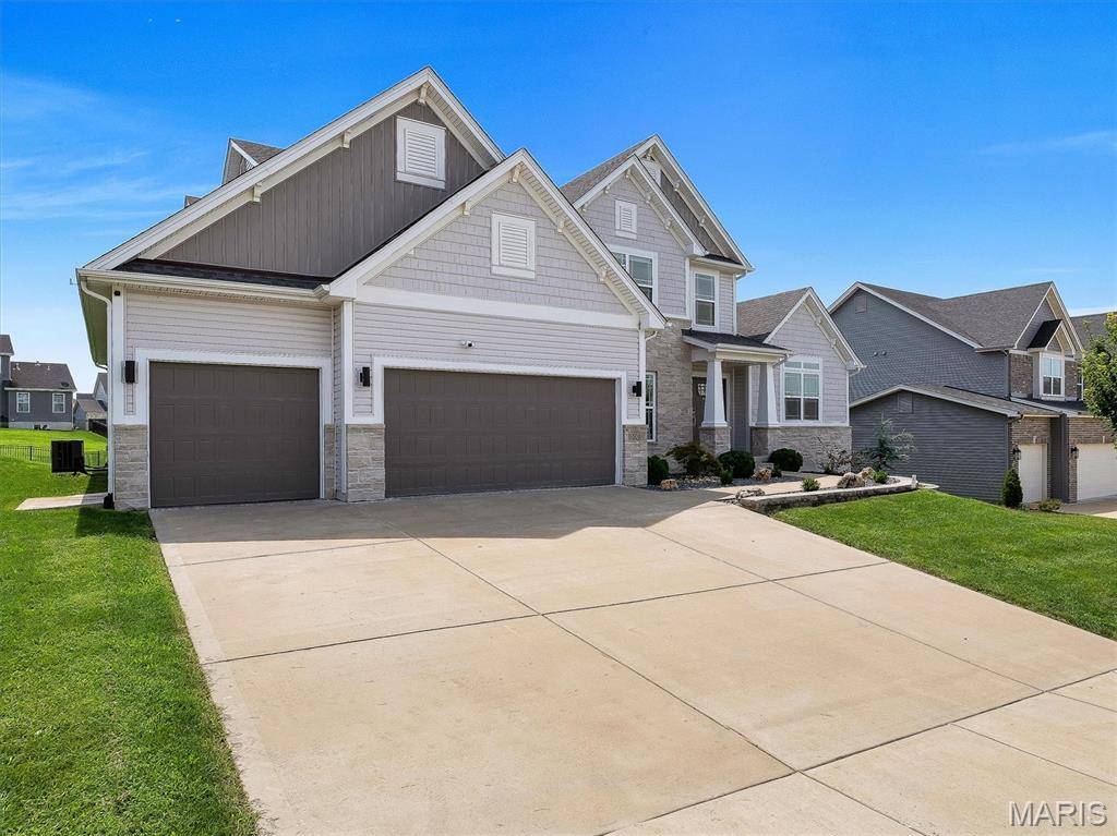 502 Leaning Woods ST, St Charles, MO 63301