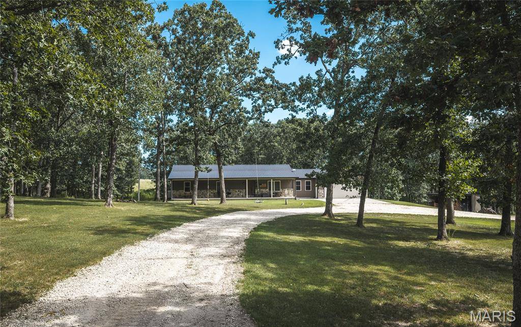 2420 Luhring LN, Rosebud, MO 63091