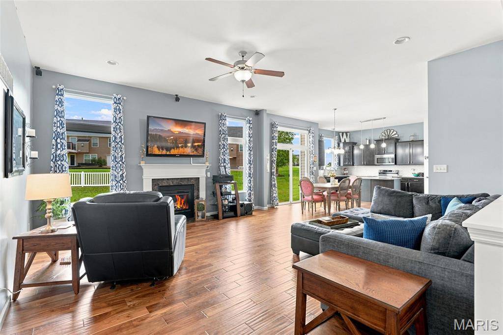 802 Railway CIR, Wentzville, MO 63385