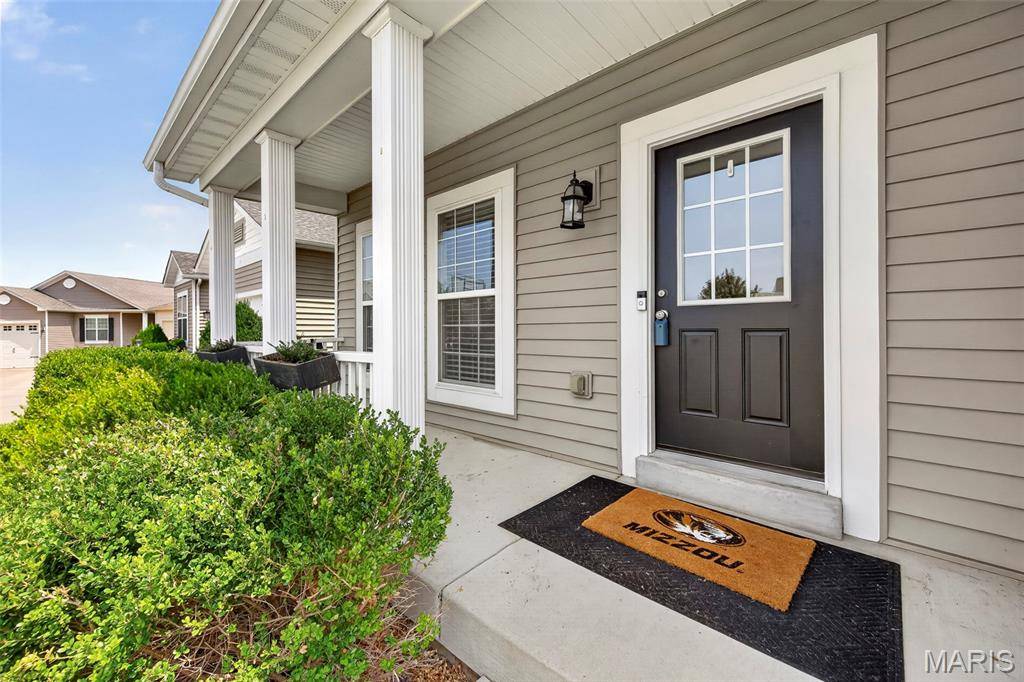 326 Country Trail DR, Lake St Louis, MO 63367
