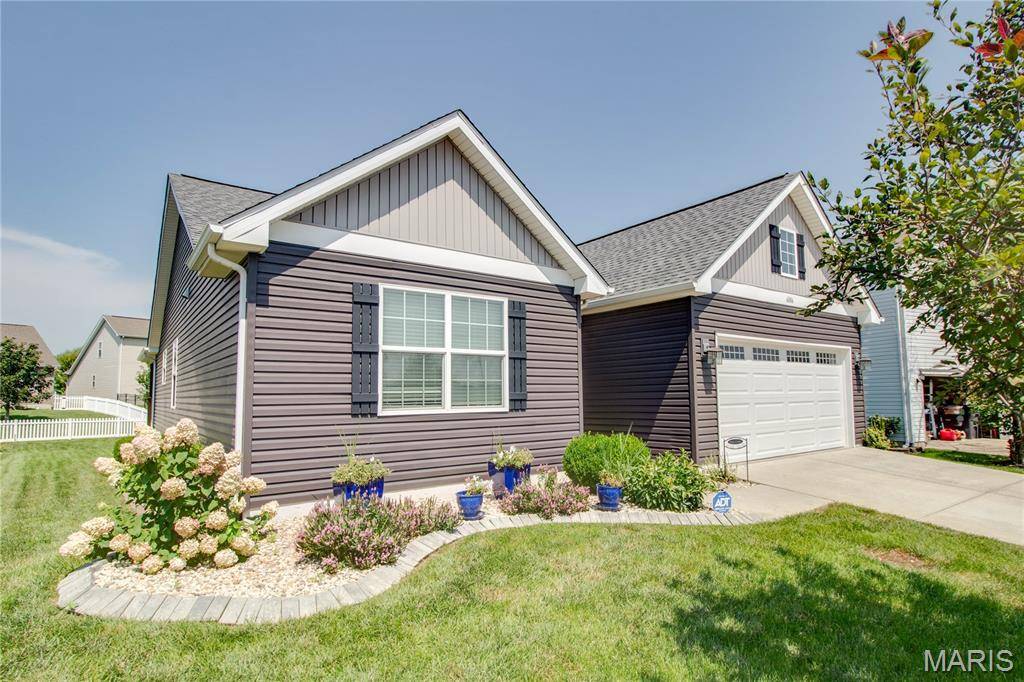 6806 Scenic Byways LN, Godfrey, IL 62035