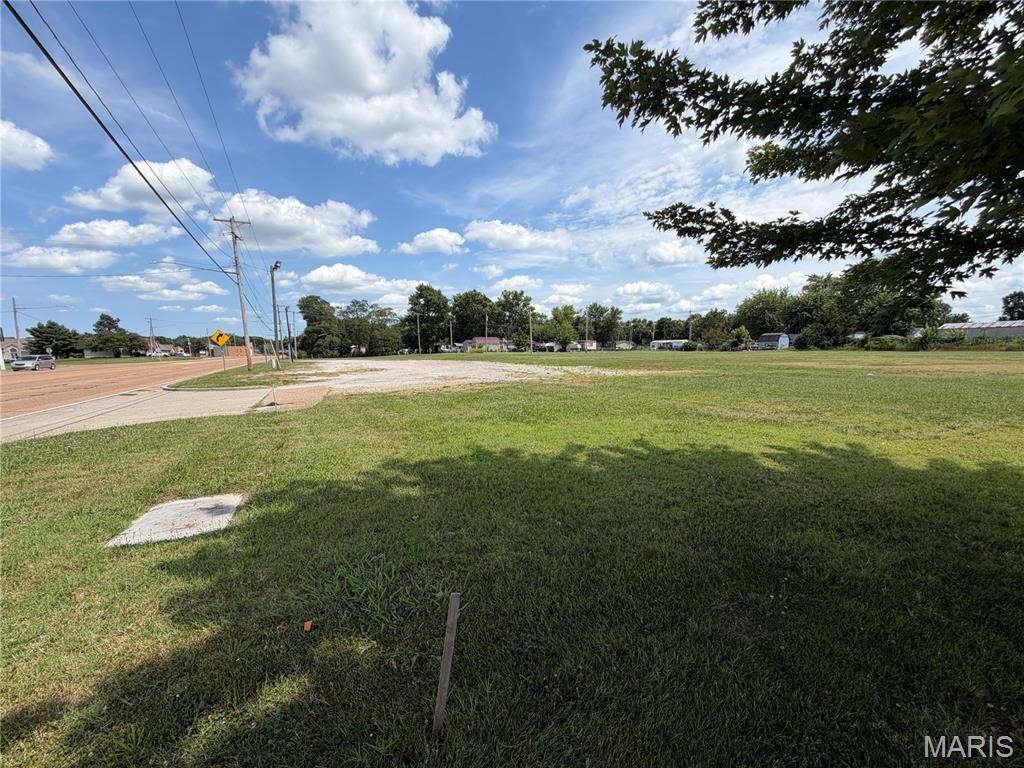 430 Edwardsville RD, Troy, IL 62294
