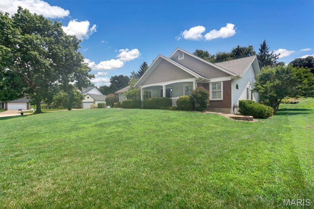 32 Kensington Place CT, St Charles, MO 63304