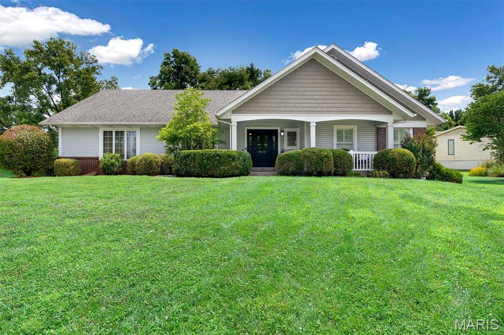 32 Kensington Place CT, St Charles, MO 63304