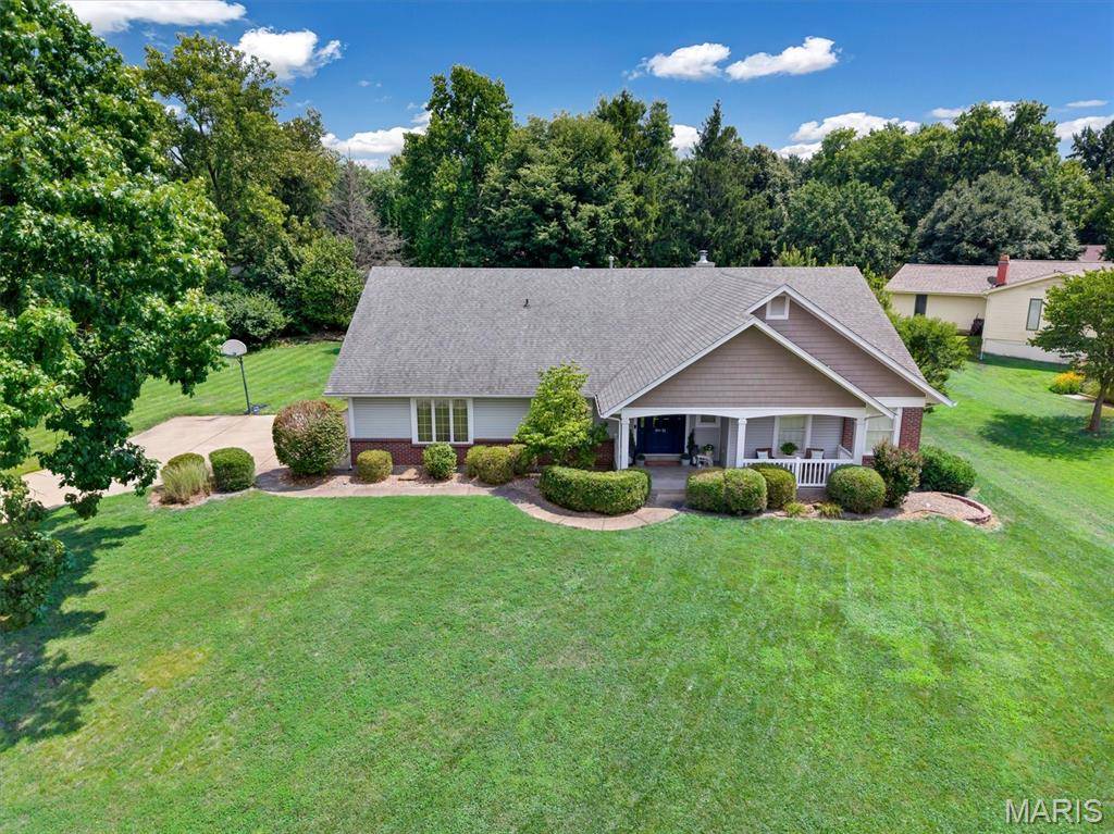 32 Kensington Place CT, St Charles, MO 63304