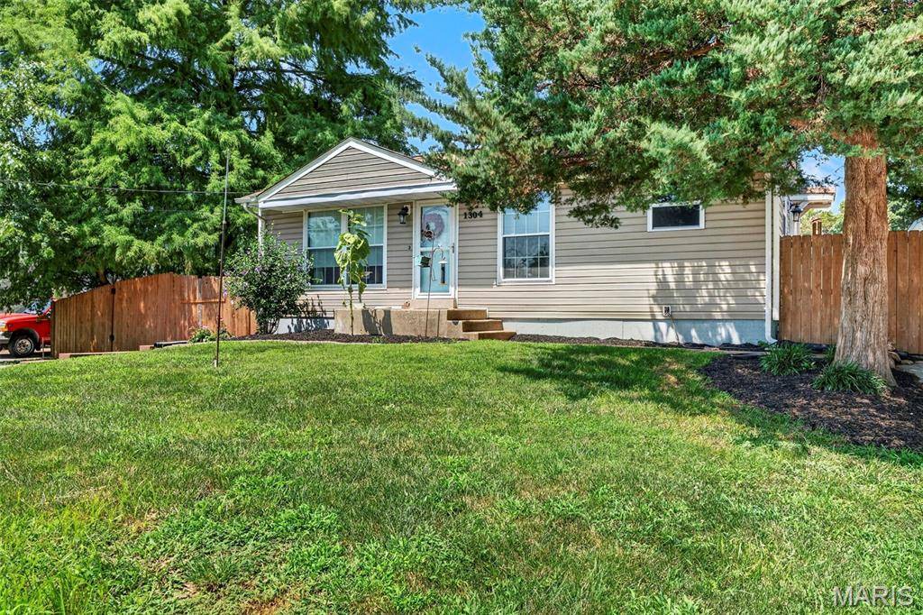 1304 South DR, St Charles, MO 63303