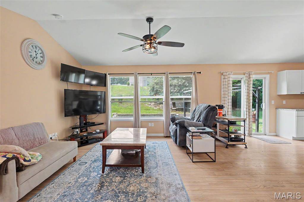 1023 Wrigley CIR, Warrenton, MO 63383