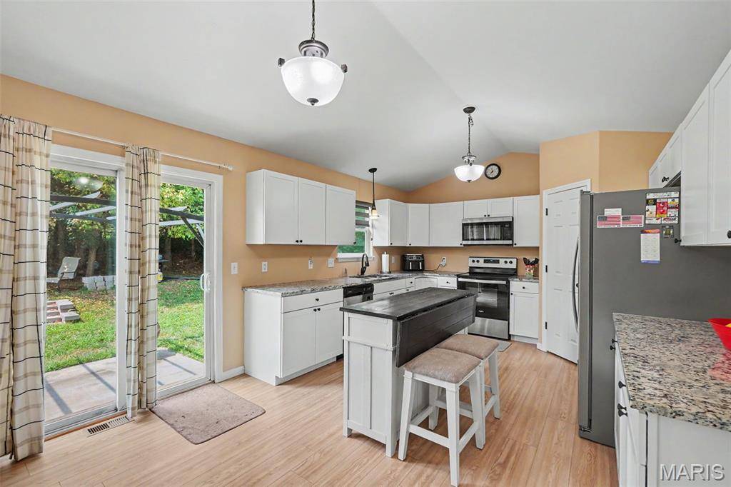 1023 Wrigley CIR, Warrenton, MO 63383