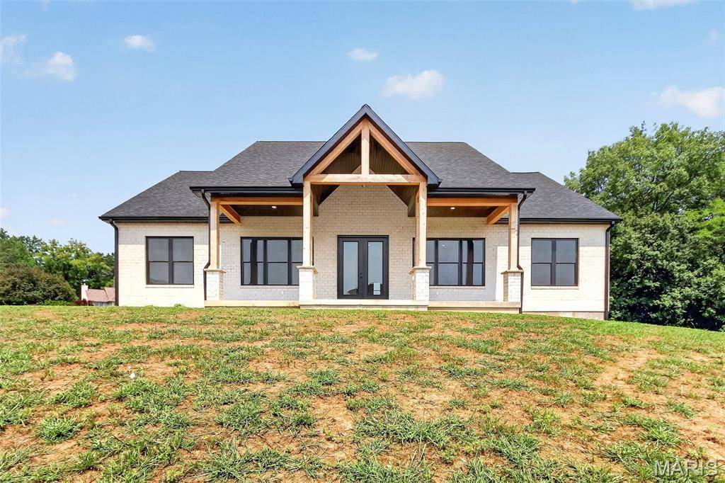 10116 Norwoods Ct, Hannibal, MO 63401