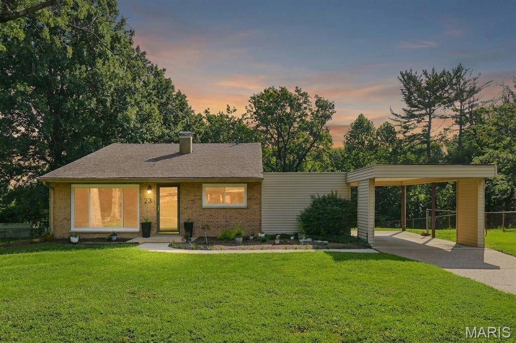 23 Country Squire LN, St Louis, MO 63146