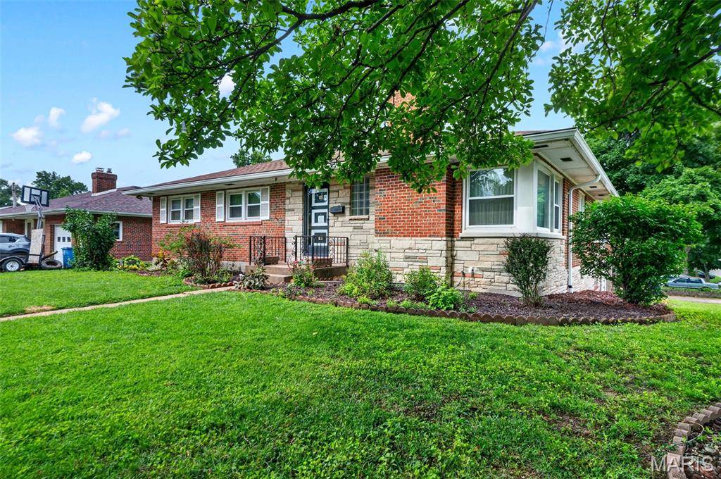 813 Hentschel PL, St Louis, MO 63135