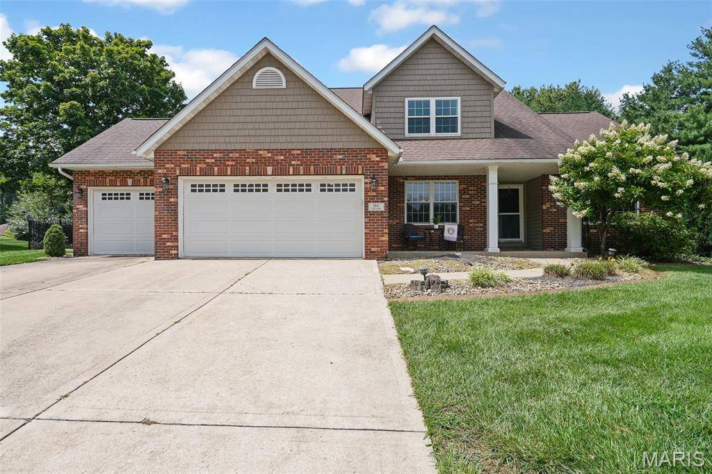 160 Oaklawn DR, Glen Carbon, IL 62034