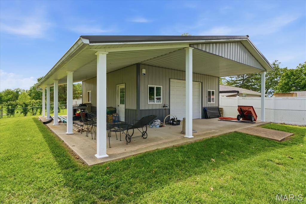 907 Bethel Mine RD, Caseyville, IL 62232
