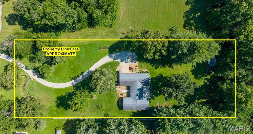 2405 Washingtpm ST, Salem, IL 62881