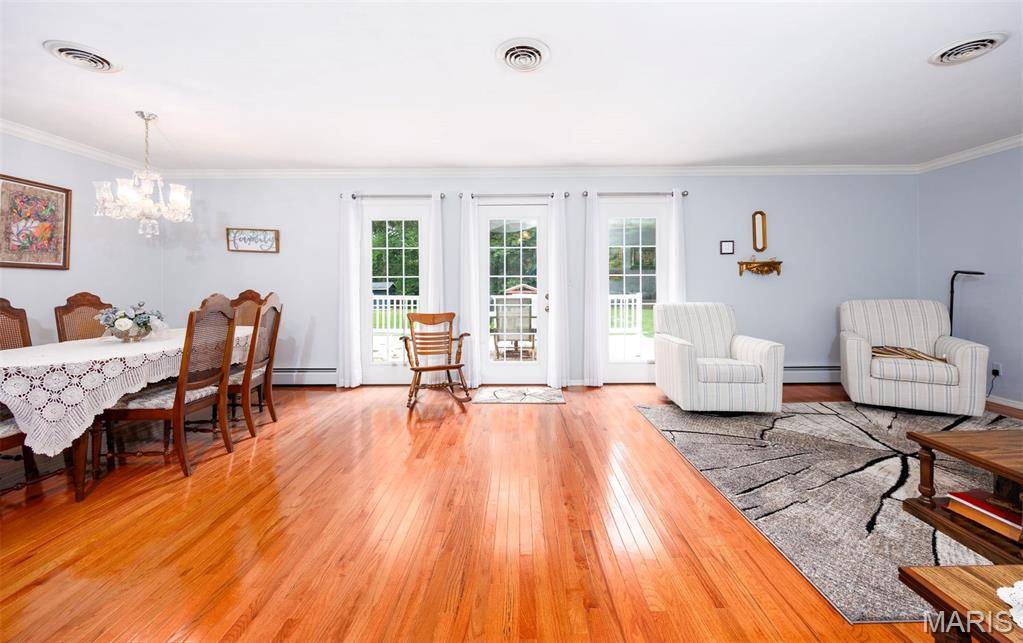 2405 Washingtpm ST, Salem, IL 62881