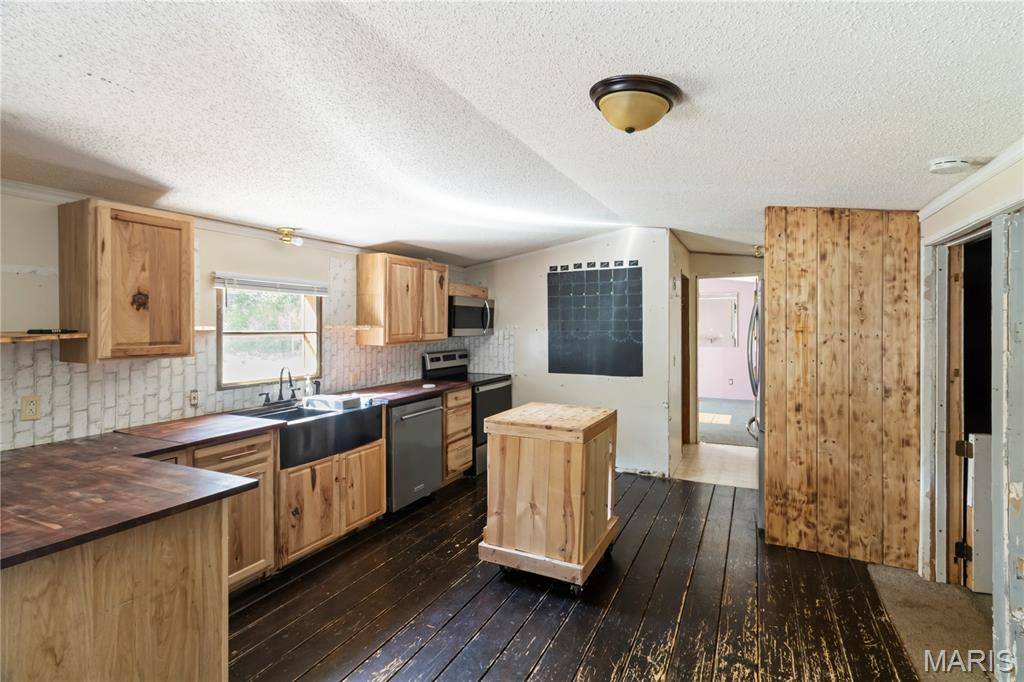 310 Linda DR, Lonedell, MO 63060