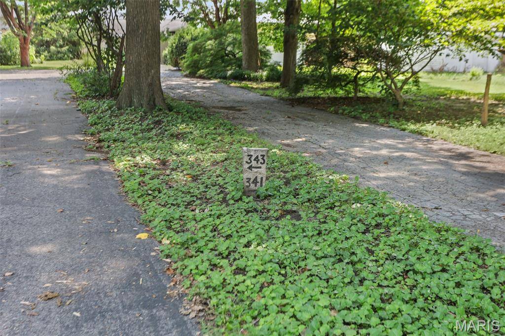 341 Avalon ST, Wood River, IL 62095