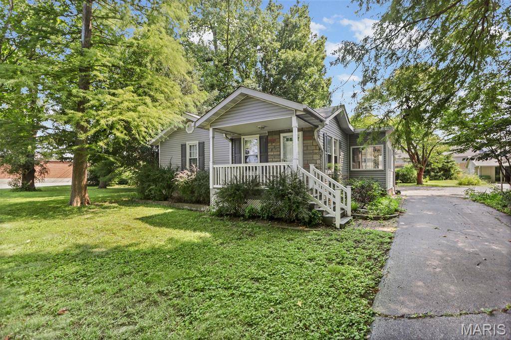 343 Avalon ST, Wood River, IL 62095