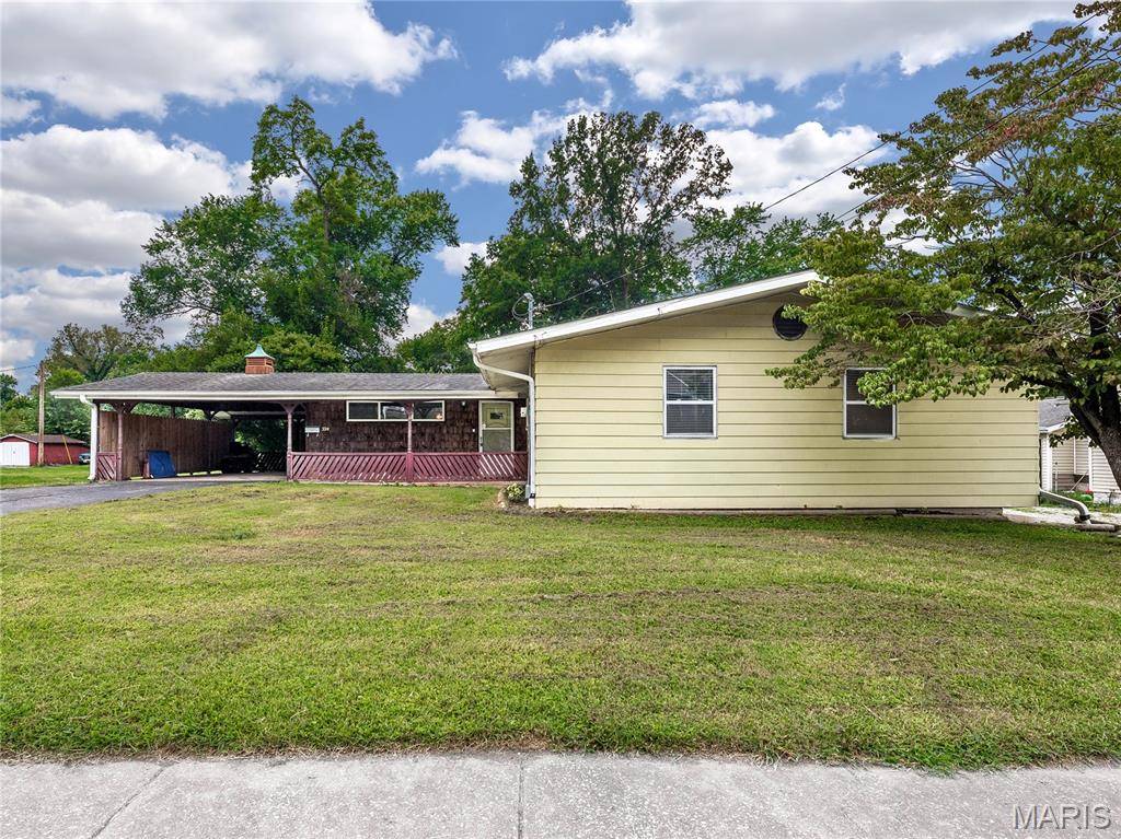 224 E O'Fallon DR, Caseyville, IL 62232