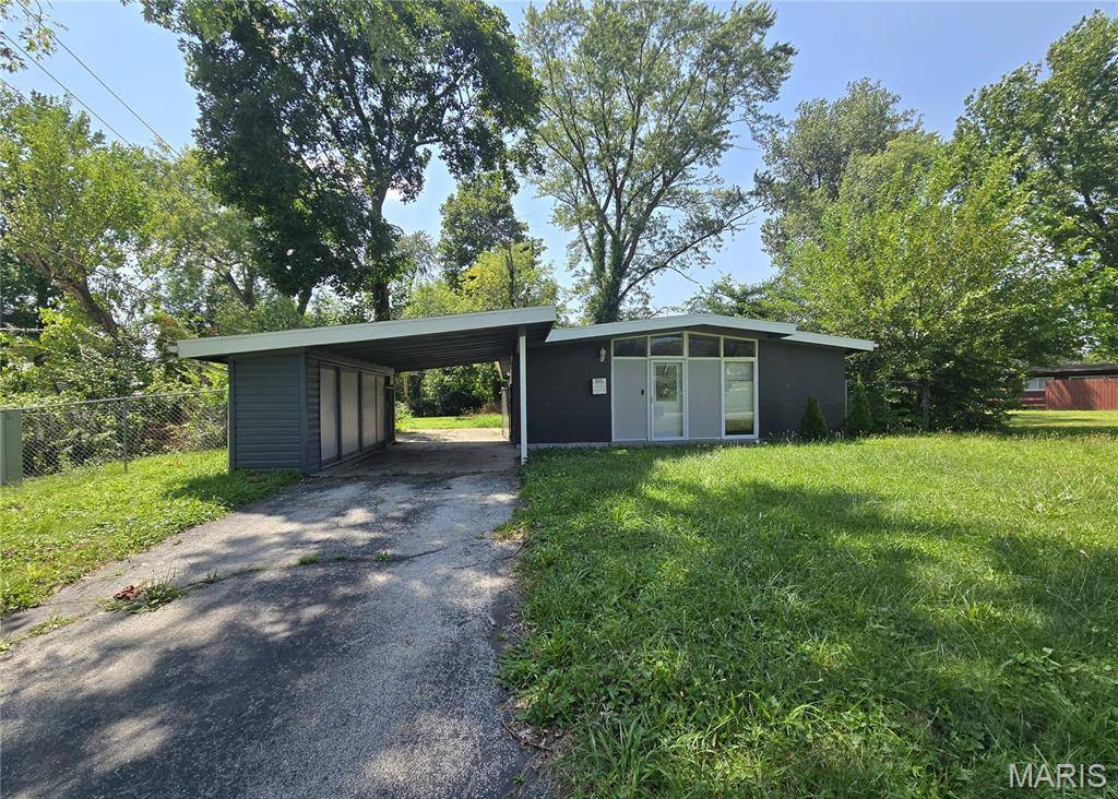 6551 January AVE, Berkeley, MO 63134