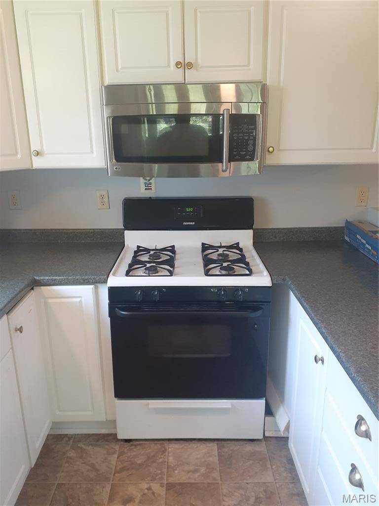 102 Athlone DR, Caseyville, IL 62232