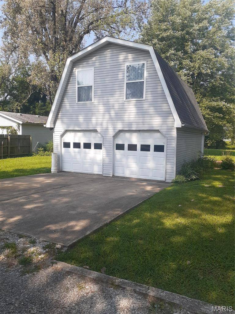 102 Athlone DR, Caseyville, IL 62232