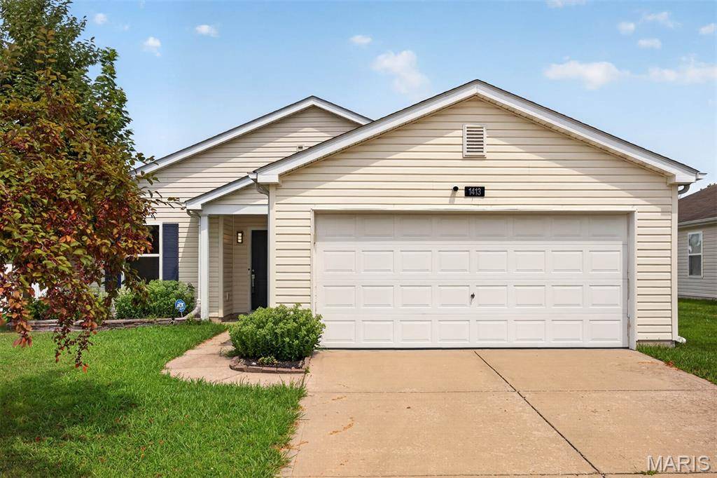 1413 Autumn Lakes LN, Mascoutah, IL 62258