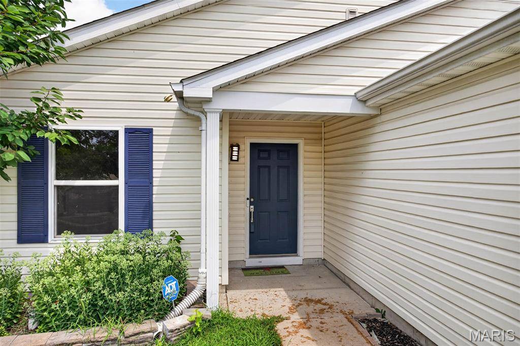 1413 Autumn Lakes LN, Mascoutah, IL 62258