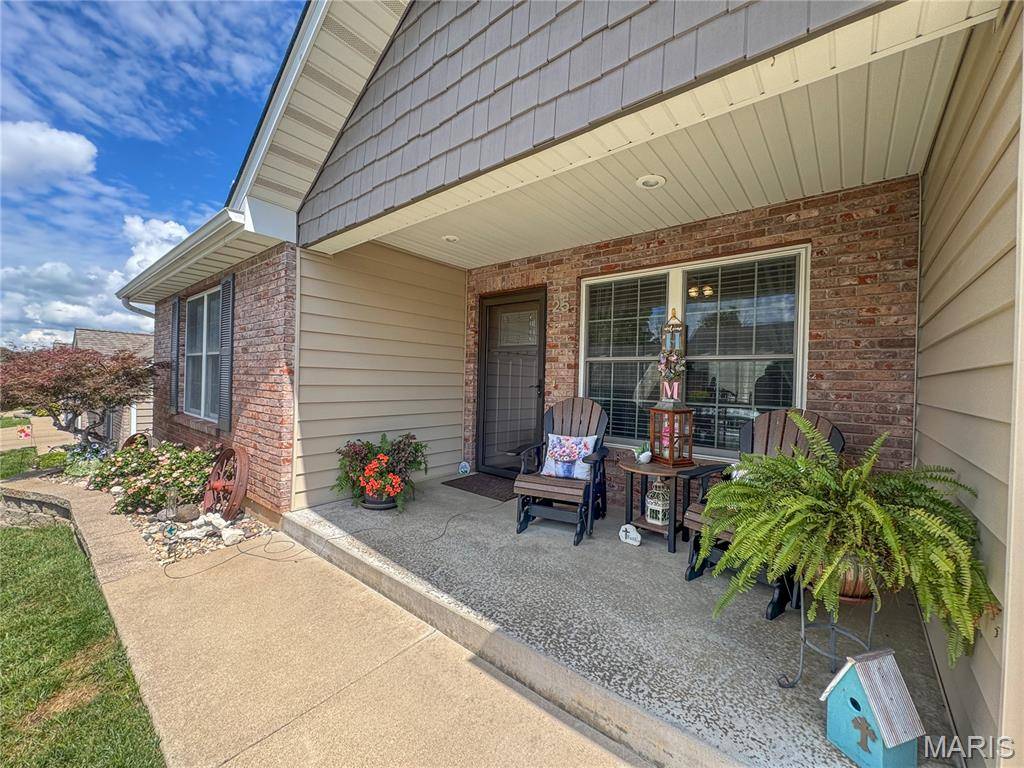 25 Pecan Tree LN, Farmington, MO 63640