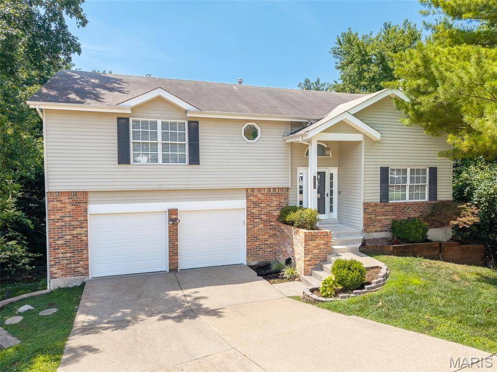 5929 Woodbrook DR, St Louis, MO 63129